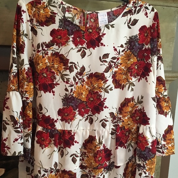 Ruffle Sleeve Floral Shirt Size L. - Picture 1 of 5